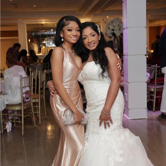 Wedding dress!!! Size 6 - Picture 3 of 3